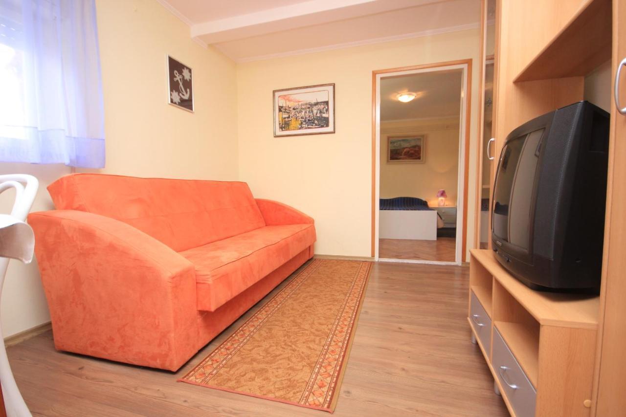 Apartments And Rooms By The Sea Medveja, Opatija - 2305 Lovran Exteriör bild
