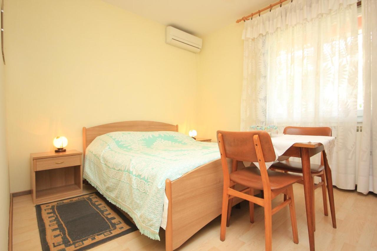 Apartments And Rooms By The Sea Medveja, Opatija - 2305 Lovran Exteriör bild