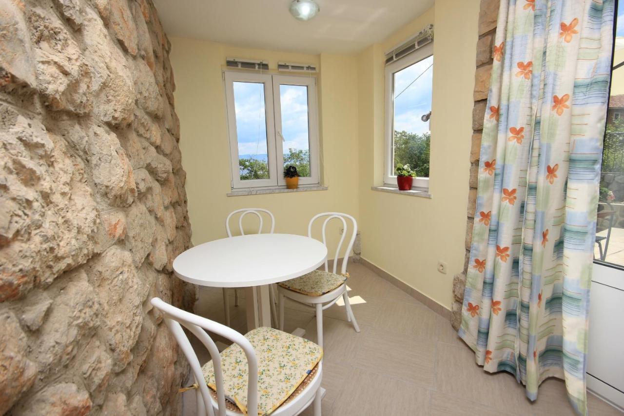 Apartments And Rooms By The Sea Medveja, Opatija - 2305 Lovran Exteriör bild