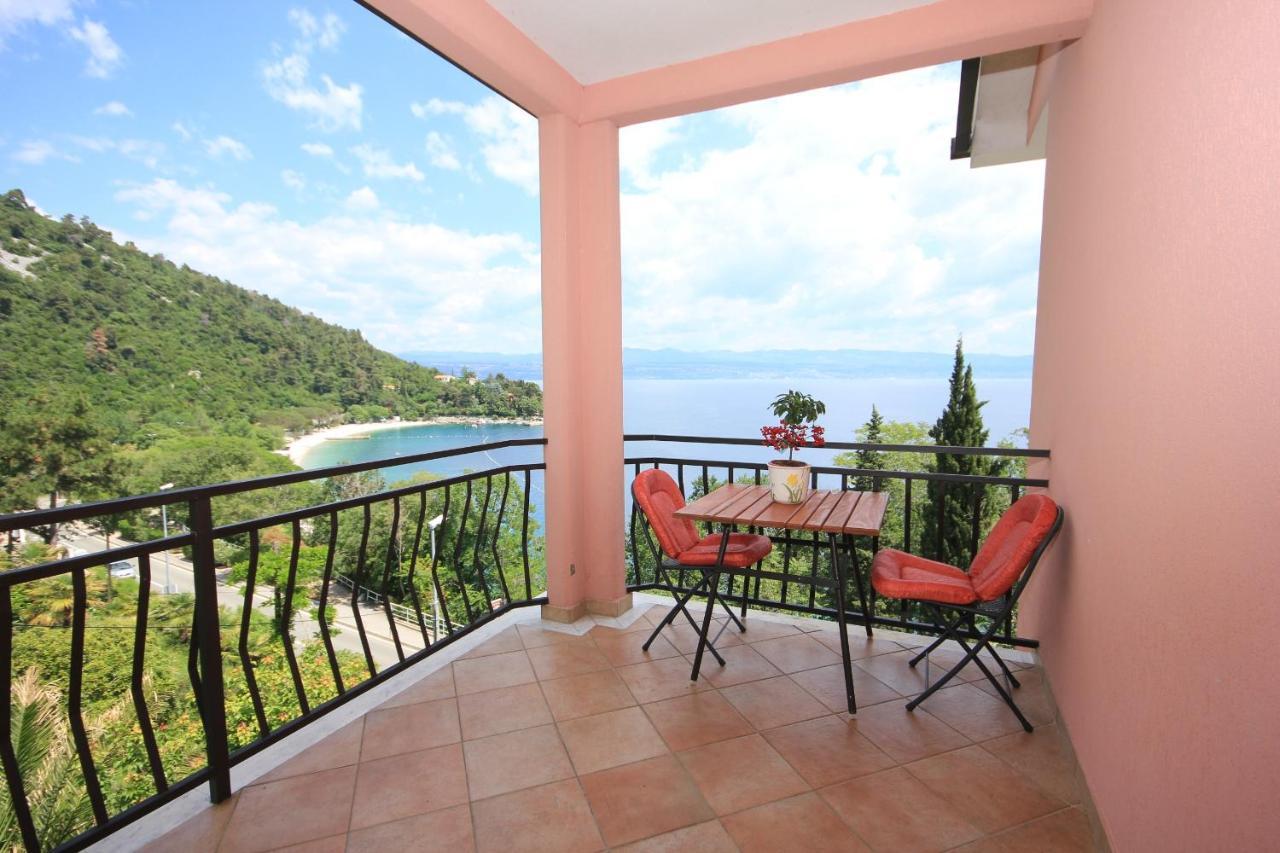 Apartments And Rooms By The Sea Medveja, Opatija - 2305 Lovran Exteriör bild